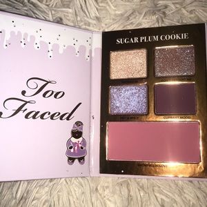 Too Faced Christmas sugar plum cookie palette